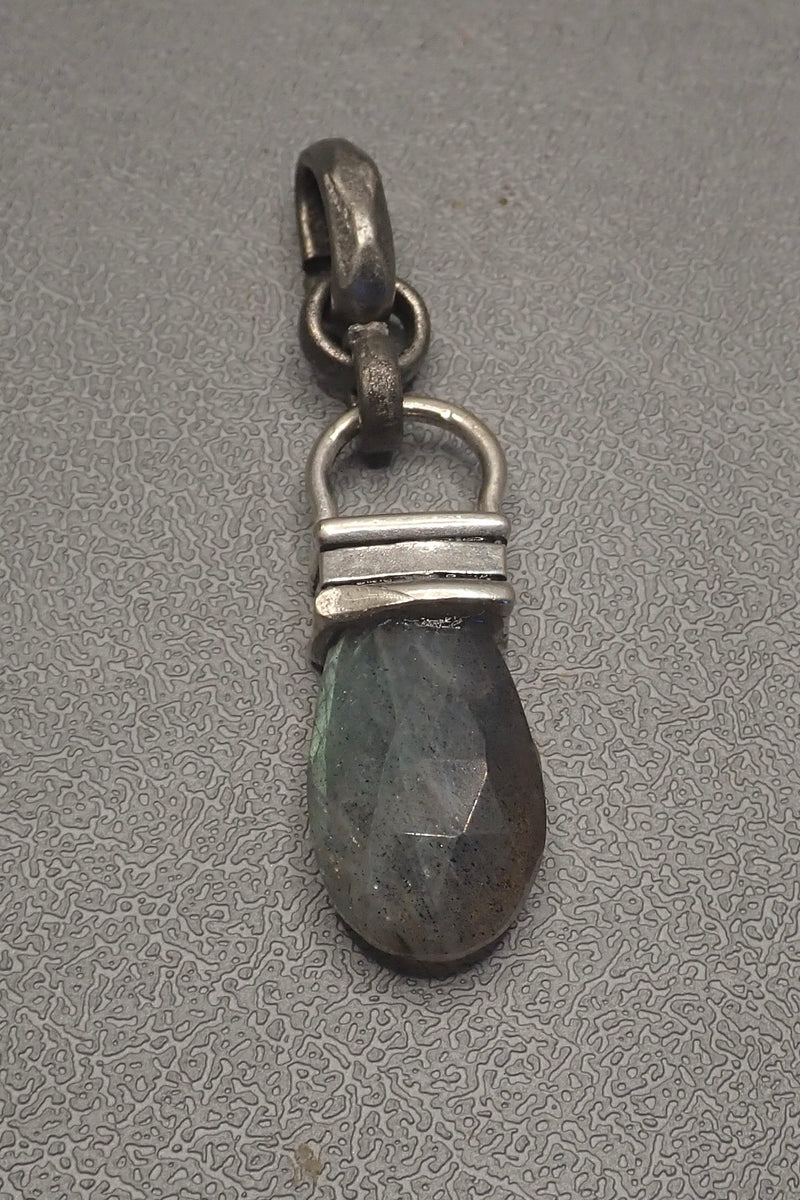 LABRADORITE PROTECTOR PENDANT