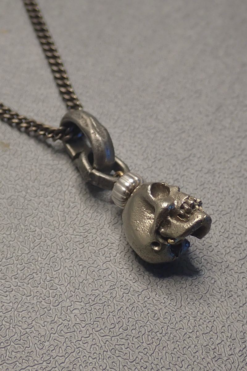 SILVER SKULL PENDANT