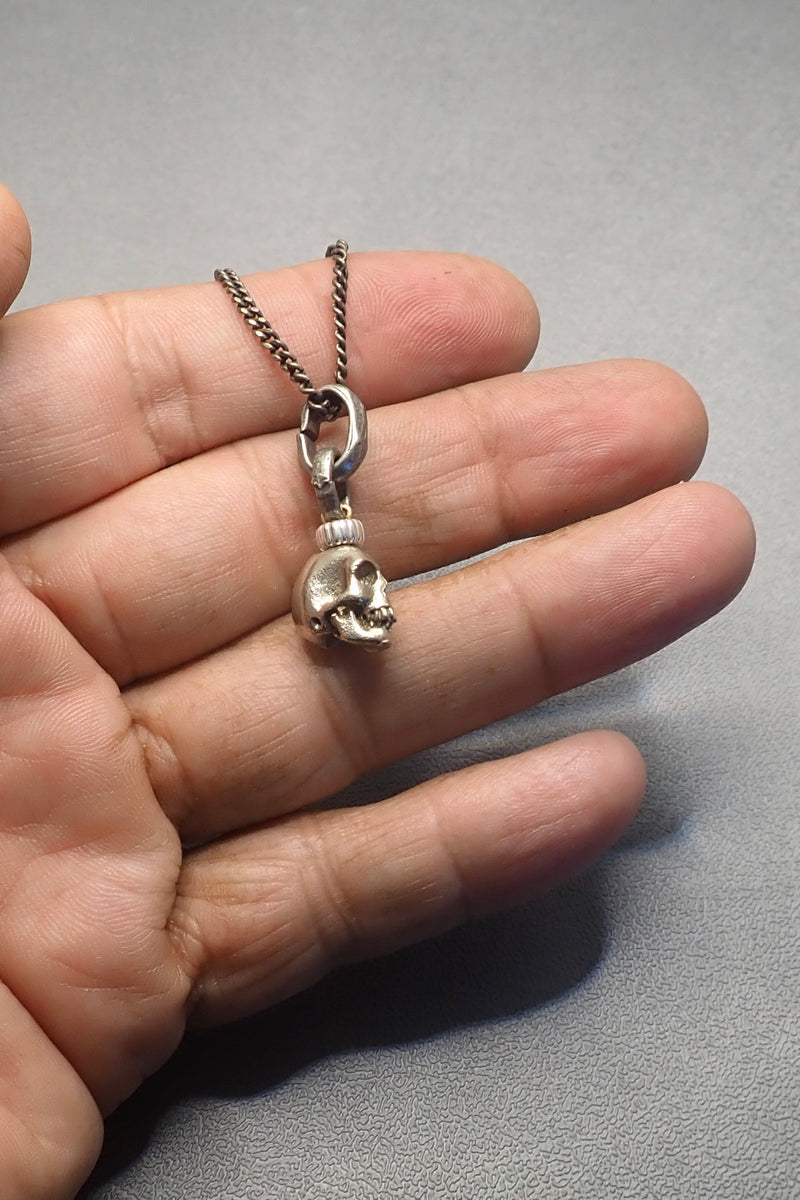 SILVER SKULL PENDANT