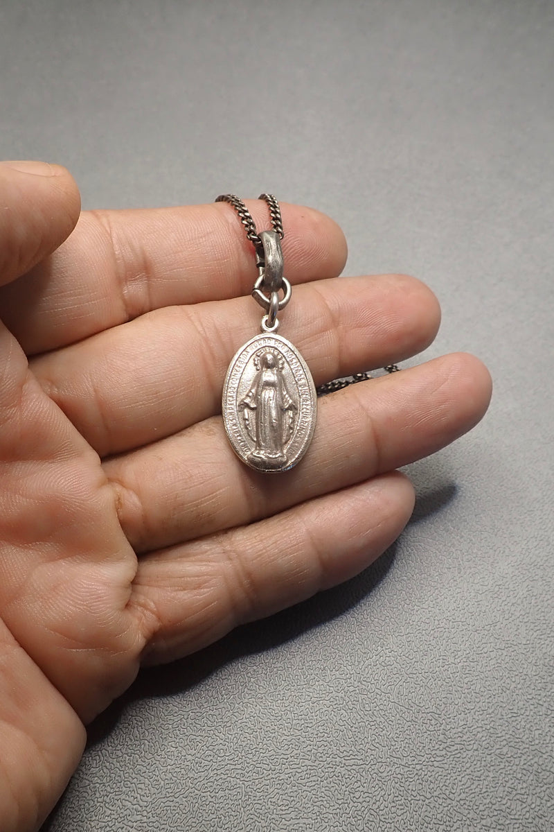 MIRACULOUS VIRGEN PENDANT