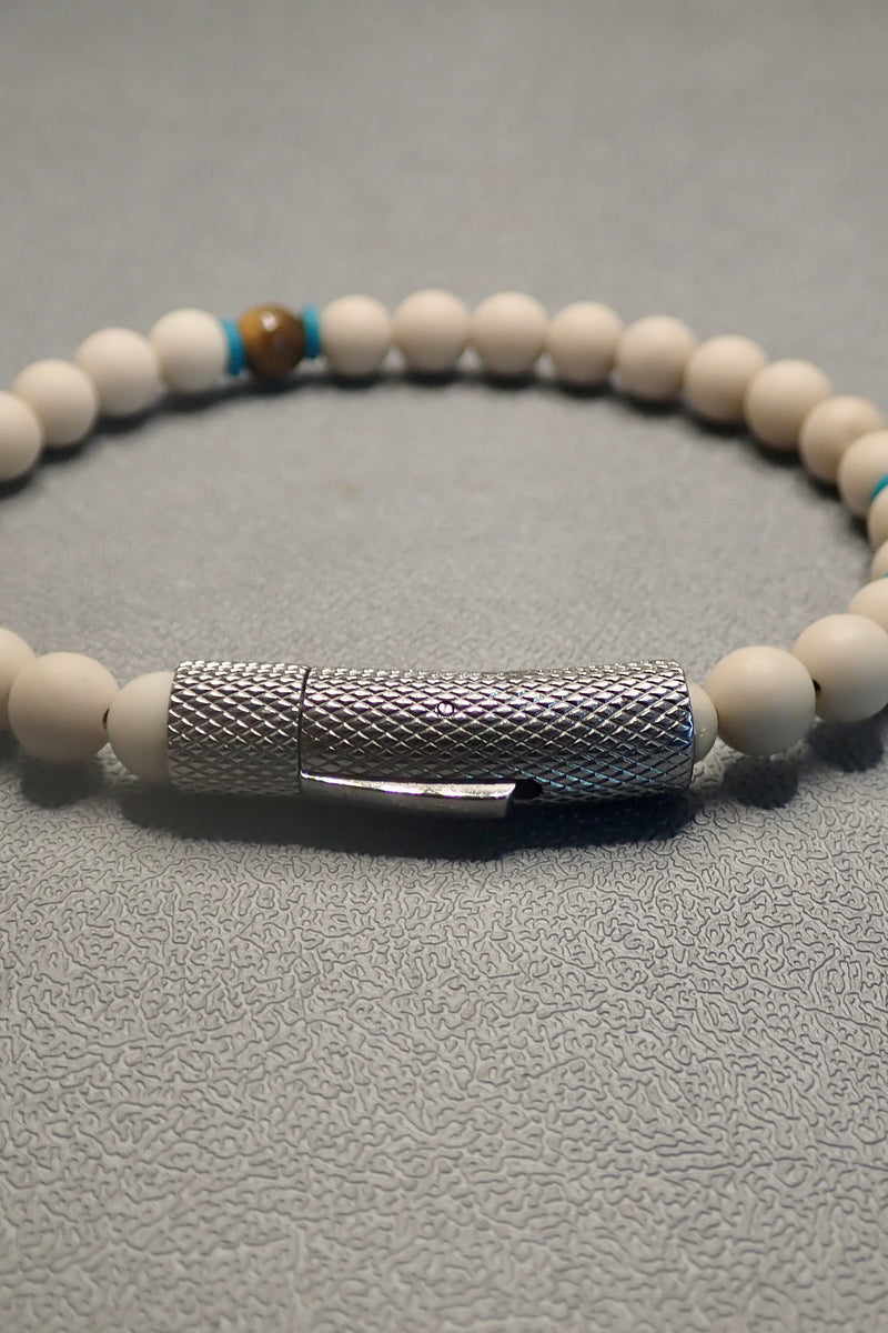 WHITE RIVER SIDE STONE BRACELET