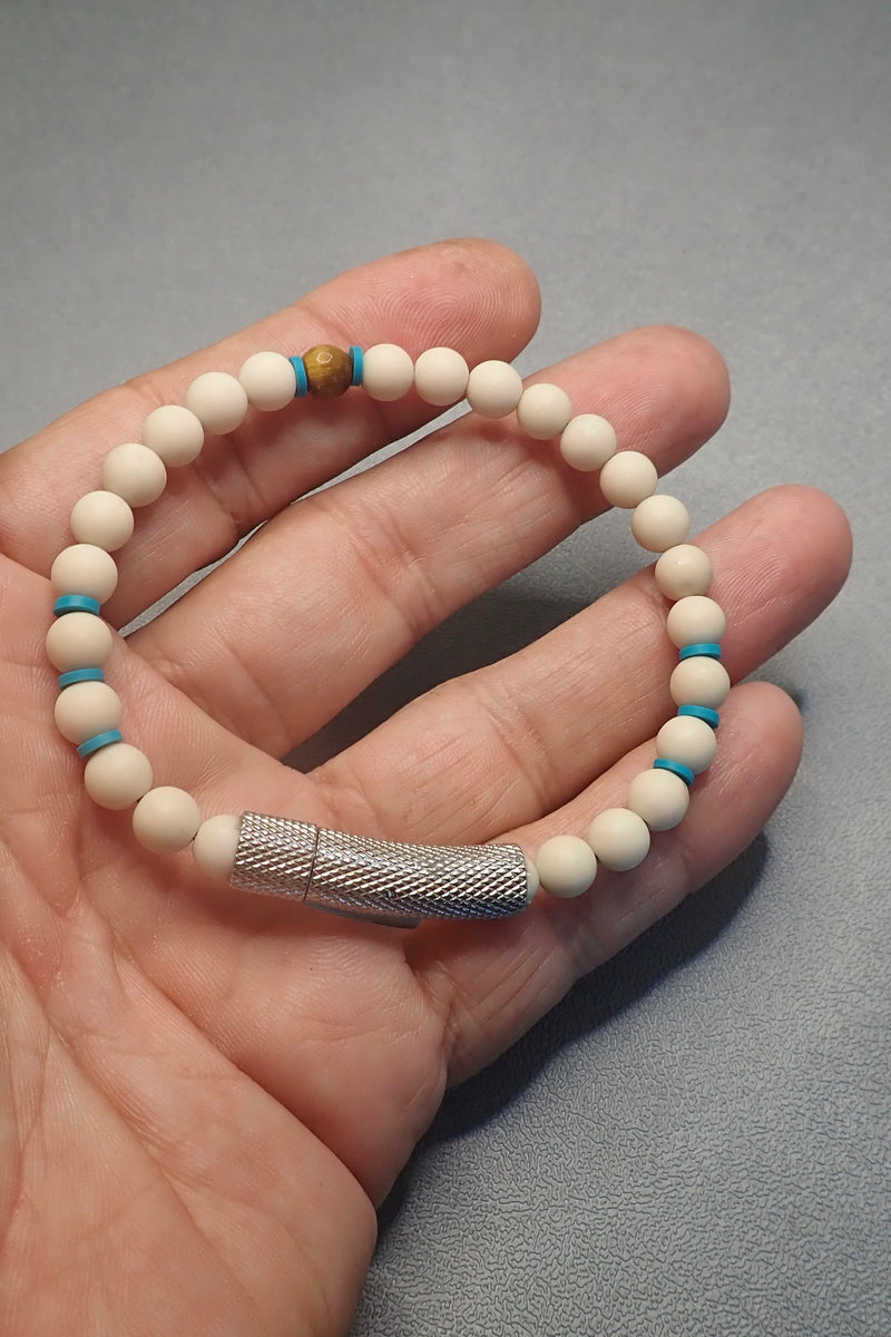 WHITE RIVER SIDE STONE BRACELET