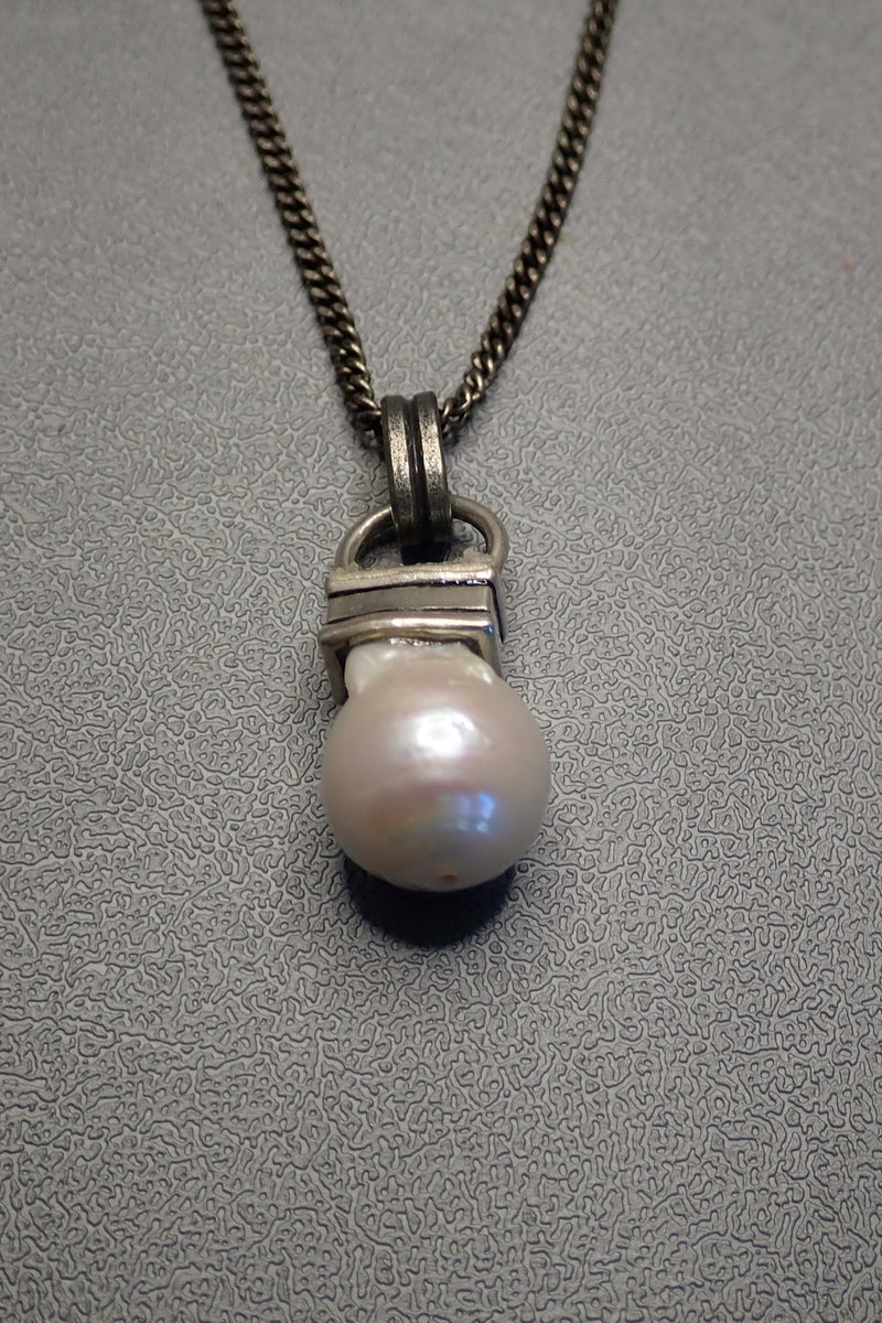 PEARL PENDANT