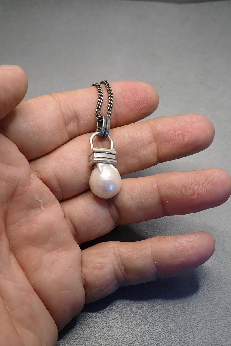 PEARL PENDANT