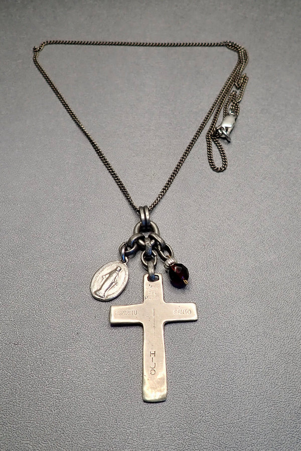 FLAT ENGRAVE CROSS NECKLACE