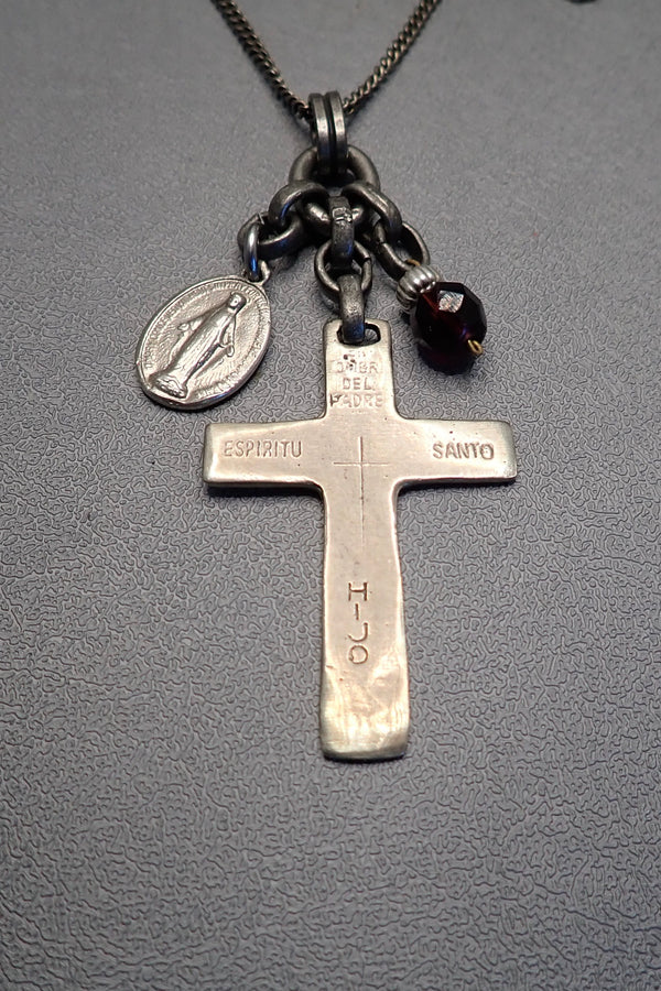 FLAT ENGRAVE CROSS NECKLACE