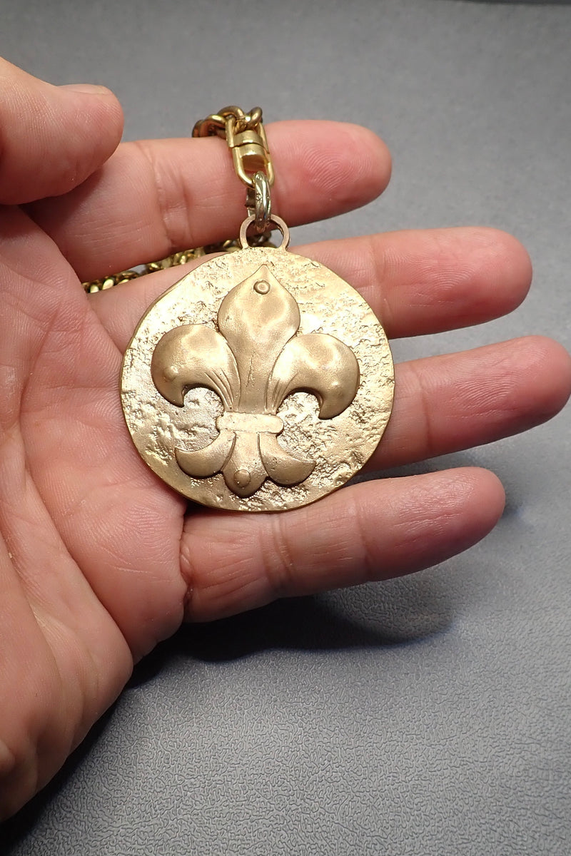 FLEUR DE LIS MEDALLION NECKLACE