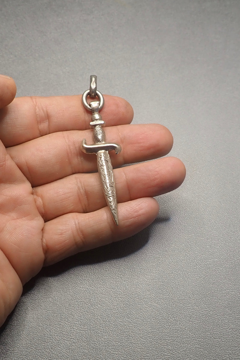 SILVER DAGGER PENDANT