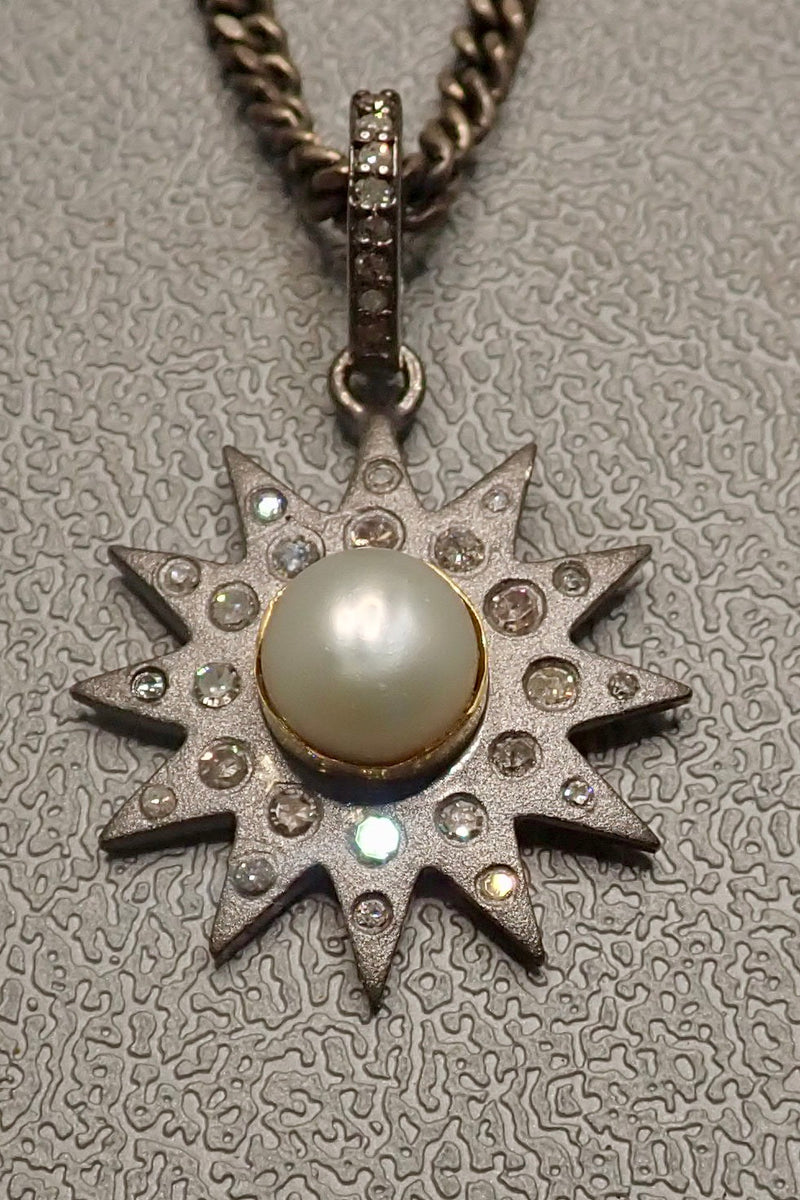 DIAMOND  PEARL STAR PENDANT