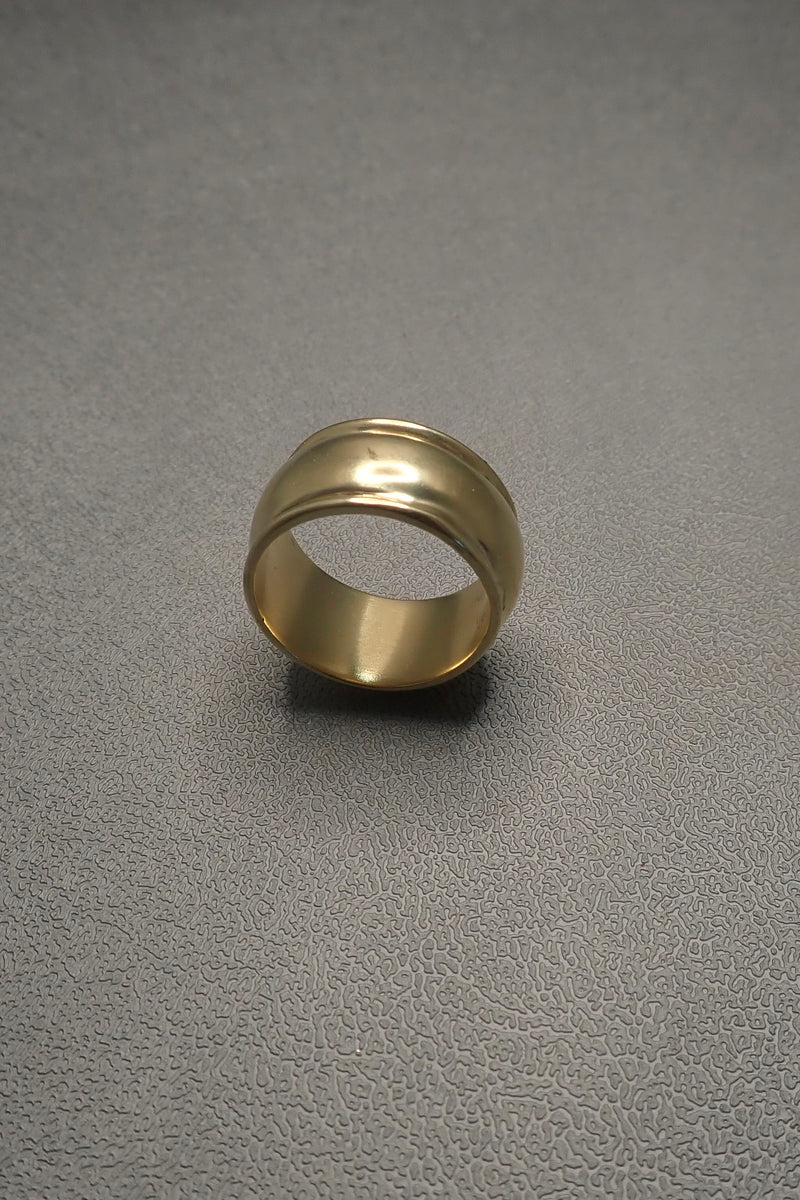 14 K GOLD BAND RING