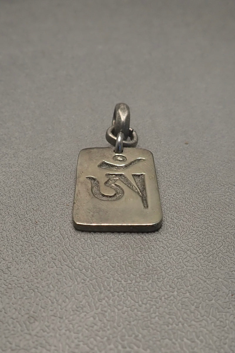 OM PENDANT