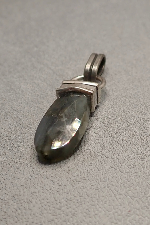 LABRADORITE PROTECTOR PENDANT